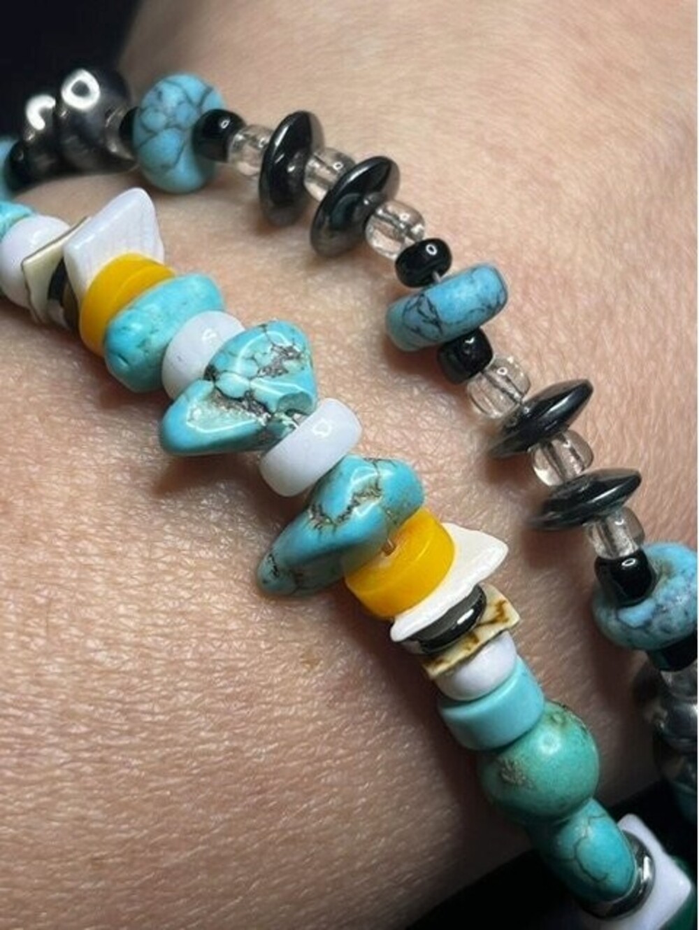 B7007 2pc Southwestern turquoise Shell Beaded Bracelets Boho Jewelry 7.5-8"